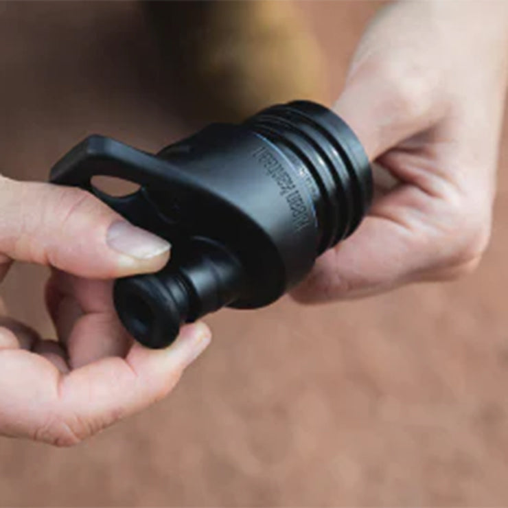 classic-sport-cap-z7 sport_cap_maintenance_kit_pull_valve_out_lifestyle.jpg