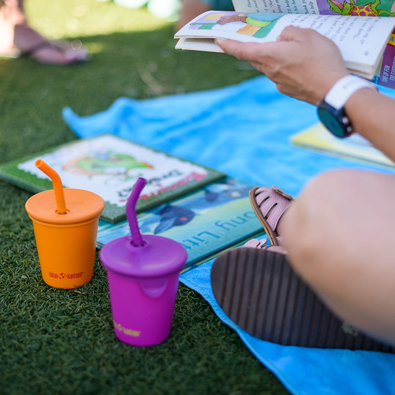 kid-s-sippy-cup-and-water-bottle-set-i1 10oz_kids_cups_straw_reading_blanket_square.jpg