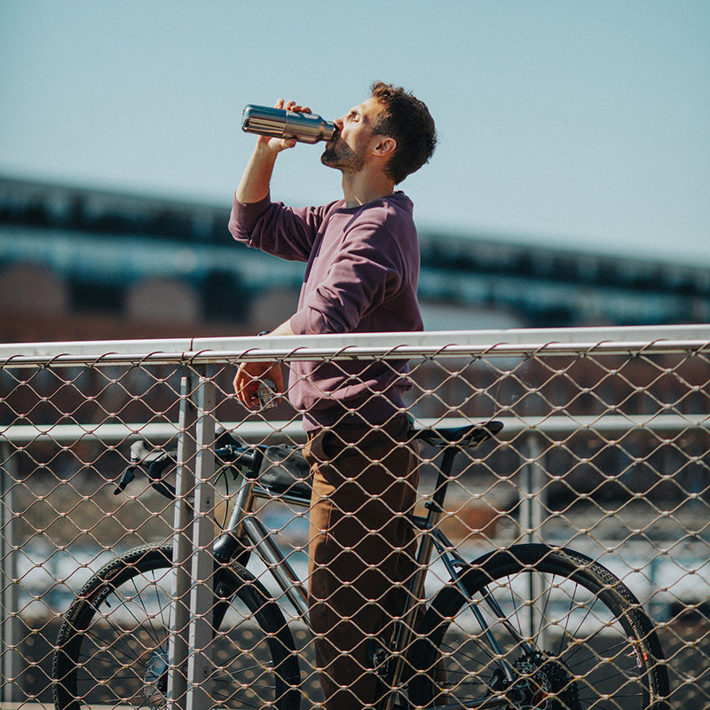 16oz-rise-reflect-with-bamboo-cap-p2 16oz_rise_reflect_man_bike_square.jpg