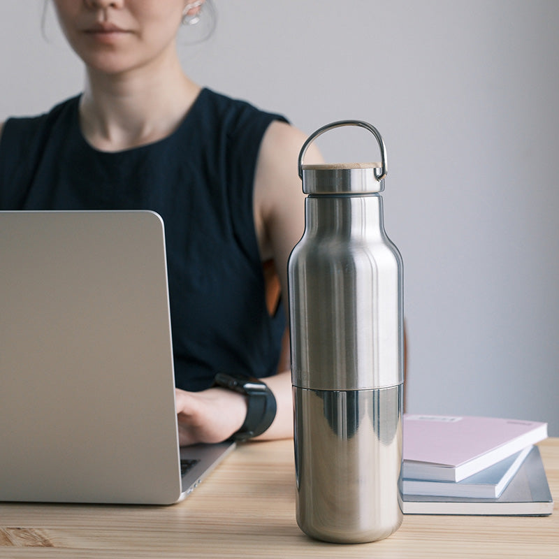 20oz-rise-reflect-with-bamboo-cap-r3 20oz_rise_reflect_desk_laptop_square.jpg