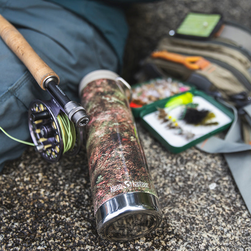 20oz-tkwide-with-cafe-cap-mossy-oak-e2 20oz_tumbler_mossyoak_rainbowtrout_flyfish_top_square.jpg
