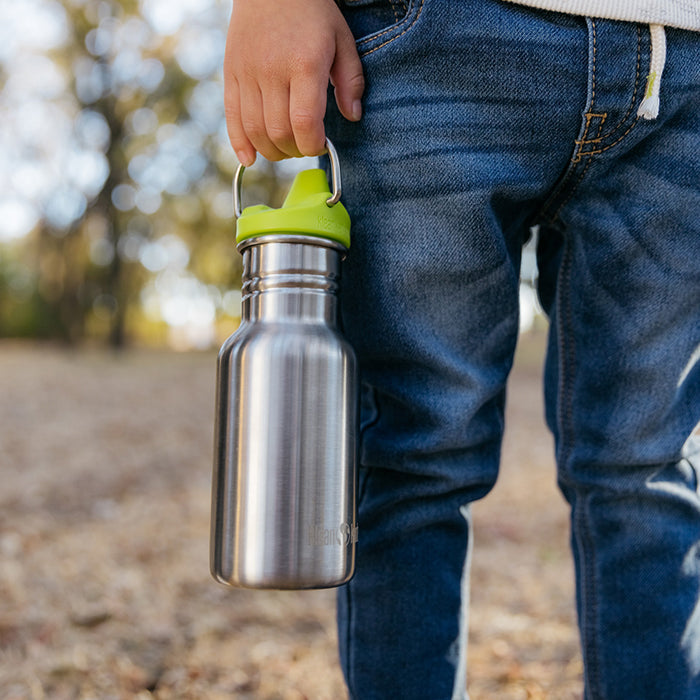 classic-kid-sippy-cap-g7 K12CNSIPPY-BS-kids_sippy_bottle_carry_lifestyle_f9e24b84-a0ae-465d-aad5-3c60c5592b7d.jpg