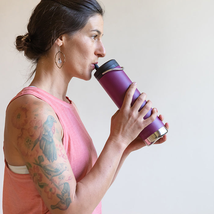 tkwide-twist-cap-with-straw-kit-i2 K20TKWPT-PP-T-TWIST-straw_cap_drinking_yoga_lifestyle_64bb08ca-98d0-4e89-83fd-b166cda65ccd.jpg