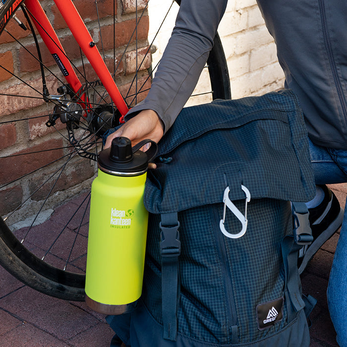 tkwide-chug-cap-v7 K32TKWSSL-JP-Bottle-Biking-Chug-Cap-lifestyle.jpg