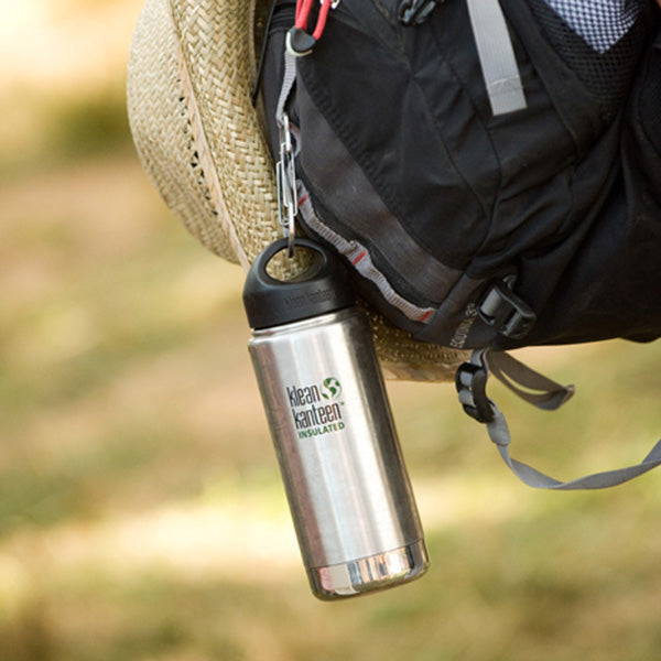steel-s-biner-3-t3 carabiner_steel_bottle_backpack_lifestyle_dd4fef2d-f5d2-4f32-ac05-c706bd6b518e.jpg