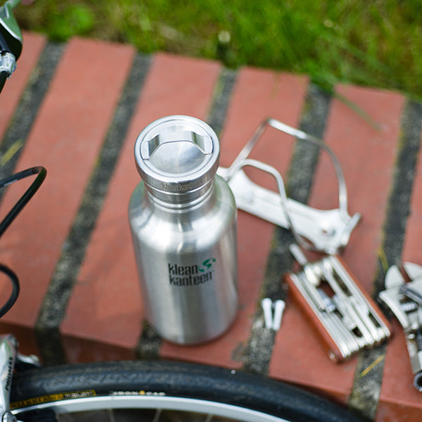 classic-steel-loop-cap-r7 stainless_bottle_cap_bike_parts_lifestyle.jpg