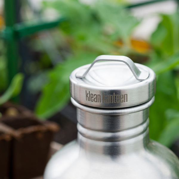 classic-steel-loop-cap-r7 stainless_cap_garden_lifestyle.jpg