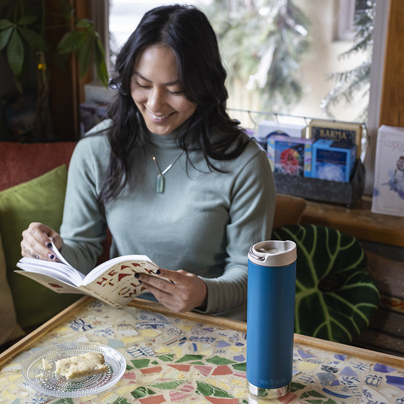 20oz-tkwide-with-cafe-cap-k7 tkwide_20oz_insulated_tumbler_cafe_woman_reading_square.jpg