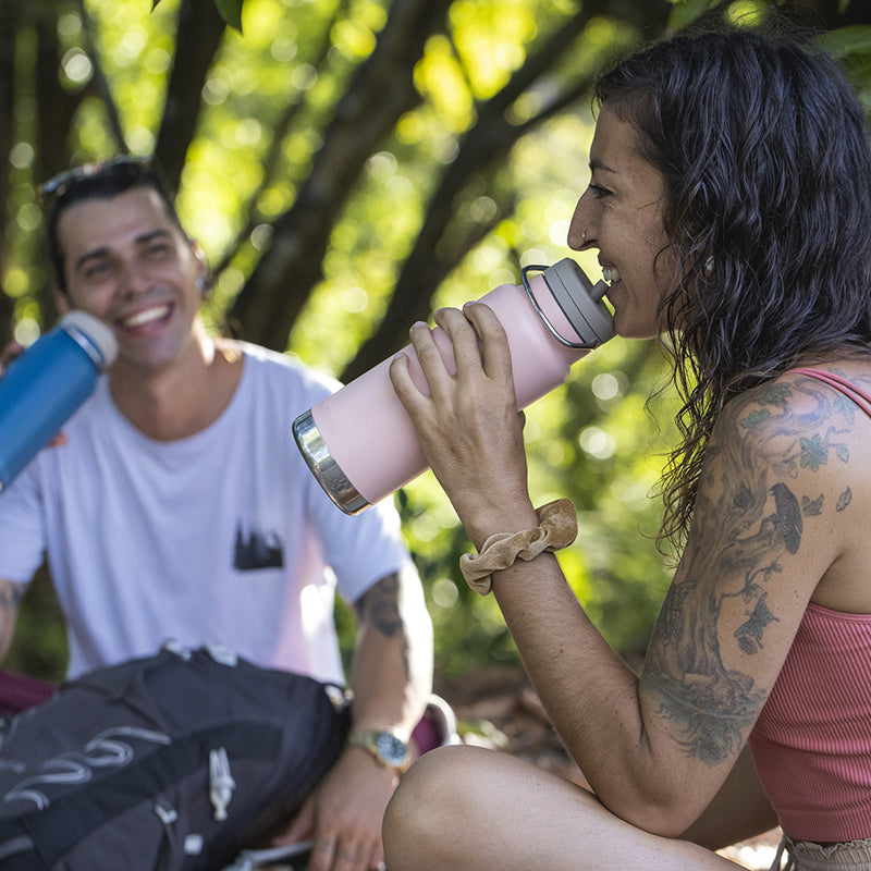 32oz-tkwide-with-twist-cap-h1 tkwide_32oz_insulated_bottle_twist_costarica_couple_drink_square.jpg
